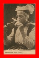Gouézec * Fumeuse  ( Costume Et Coiffe )  ( Scan Recto Et Verso ) - Gouézec