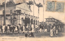 Guyane - Cayenne / 08 - La Procession Devant L'église Saint Sauveur - Cayenne