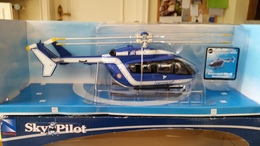 New Ray 26003 "Eurocopter EC135" - Airplanes & Helicopters