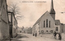 CPA   28   MARCILLY-SUR-EURE---LA GRANDE RUE ET L'EGLISE---1906 - Marcilly-sur-Eure