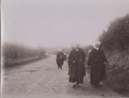 Photographie - Vieilles Femmes En Costumes Coiffes - A Situer - Bretagne ? - Fotografie