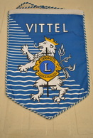 Rare Fanion Lion's Club Vittel - Otros & Sin Clasificación