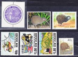 2019-0009 New Zealand Lot Of Kiwi Stamps MNH ** And Used O - Kiwis