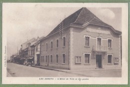 CPA - ISERE - LES ABRETS - L'HOTEL DE VILLE & DES POSTES - Petite Animation Au Second Plan - Cliché Rolly, Domessin - Les Abrets