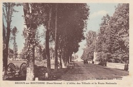 Brioux-sur-Boutonne.  L' Allée Des Tilleuls Et La Route Nationale - Brioux Sur Boutonne