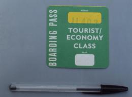 004, Transports Aviation Commerciale, Carte D'Embarquement - Boarding Pass - Publicité Hertz - état TB - Boarding Passes