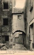 JUILLAC -19- VIEILLES MAISONS ET PORCHE - Juillac