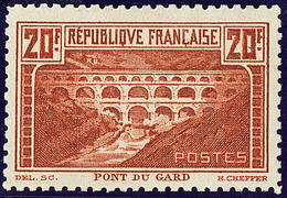 * Pont Du Gard. Dentelé 11. No 262B, Très Frais. - TB. - R - Altri & Non Classificati