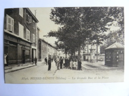 CPA  (69) Rhône - PIERRE BENITE - La Grande Rue Et La Place - Pierre Benite