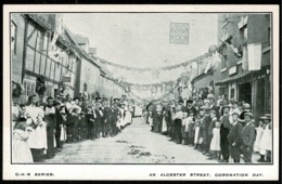 Ref 1261 - Early Postcard 1911 KGV - An Alcester Street - Coronation Day Warwickshire - Andere & Zonder Classificatie