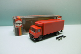 Herpa - CAMION MERCEDES BENZ Frigorifique Rouge Réf. 828390 Neuf NBO HO 1/87 - Véhicules Routiers