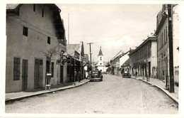 ** T1 Maroshévíz, Toplita; Utca és Református Templom, Patika, Fodrász / Street View With Calvinist Church, Automobiles, - Non Classés