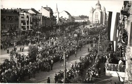 * T2 1940 Marosvásárhely, Targu Mures; Bevonulás, Román Ortodox Székesegyház, üzletek, Emberek Az Erkélyeken és Háztetők - Non Classés