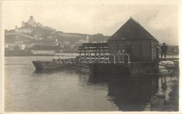 ** T1/T2 Trencsén, Trencín; úszó Vízimalom (hajómalom), Háttérben A Vár / Floating Watermill (ship Mill), Castle In The  - Ohne Zuordnung