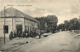 T2/T3 Zsigárd, Zihárec; Fogyasztási Szövetkezet üzlete, Utca / Street View With Cooperative Shop  (fa) - Non Classés