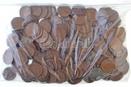 Amerikai Egyesült Államok ~1940-1950. 1c érmék ~918g-os Súlyban T:vegyes
USA ~1940-1950. 1 Cent Coins In ~918g Weight C: - Unclassified