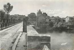 AVAILLES LIMOUZINE - Pont En Métal. - Availles Limouzine