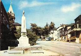 ANGLES - La Place Et Le Monument Aux Morts. - Angles