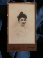 Photo CDV Lacaze à St Maixent  Portrait Jeune Femme Brune  CA 1900 - L418 - Alte (vor 1900)