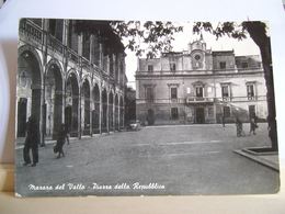 1958 - Mazara Del Vallo - Piazza Della Repubblica - Municipio - Auto Fiat Animata - Ed. Aiello - Cart. Originale D'epoca - Mazara Del Vallo