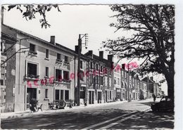 87 - BUSSIERE POITEVINE - LA RUE PRINCIPALE  LE RELAIS 1965 - Bussiere Poitevine