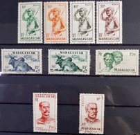 MADAGASCAR - N°300-301-302-303-304-305-307-308-315 - 8 Neuf SANS Charnière ** / MNH Et 1 Oblitéré (o) - Unused Stamps