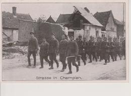 60 - CHAMPIEN - CARTE ALLEMANDE - DEFILE DE MILITAIRES - BEAU PLAN - Noyon