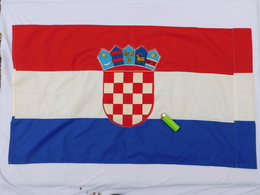 DRAPEAU CROATIE  Années 2000  ............état Neuf - Flags