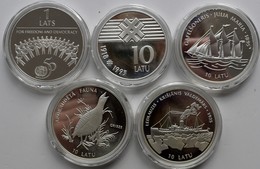 Lettland: Lot 5 Münzen: 1 Lats 1995, 10 Latu 1993,1995,1996,1998. Diverse Motive, Polierte Platte. - Latvia