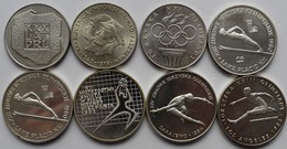 Polen: Lot 8 X 200 Zlotych 1974 - 1984. Verschiedene Motive, überwiegend Sport. Teils Angelaufen, üb - Polen