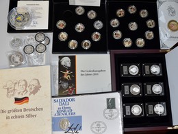 Medaillen: Kleine Medaillensammlung, Dabei: Die Größten Deutschen In Echtem Silber; Erstagsbrief Mit - Unclassified