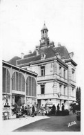 33 - FRONTIGNAN : Marché Et Mairie - CPSM Dentelée Noir Blanc Format CPA 1948 - Gironde - Frontignan