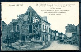 Delcampe - ALBERT - Rue De Bapaume Après Plusieurs Bombardements (carte Non écrite) - Albert