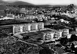 CPSM  La Garde  L' Immeuble  Mac Mahon   Au Fond  Le Thouars - La Garde