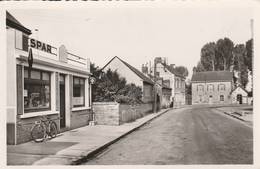 Allonnes  - Cpsm Petit Format  - Centre Du Bourg  Et Mairie (épicerie Spar) - Allonnes