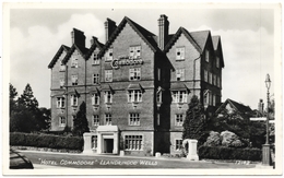 "Hotel Commodore", Llandrindod Wells Real Photo Unused - R A (Postcards) - Radnorshire