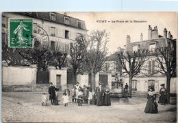 51 - VITRY --  La Place De La Heunière - Vitry-la-Ville