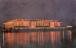 2 Timbres Au Dos   Voir Scan...john-f.kennedy  Center - Parcs & Jardins