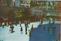 Rockefeller Center Skating Rink.  New York City.  United States   S-4658 - Stadia & Sportstructuren