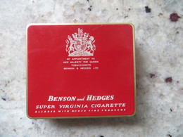 Boite Métal Cigarettes Benson And Hedges - Made In England - Seita Vente En France Bon Etat Sauf Recto - Schnupftabakdosen (leer)