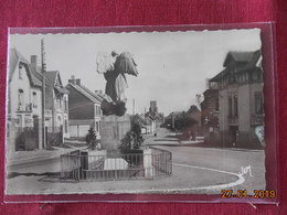 CPSM - Berlaimont - Rue Du 5 Novembre - Berlaimont