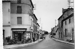 Delcampe - LEZOUX RUE SAINT-TAURIN - Lezoux