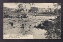Delcampe - CPA 30 - ALAIS - Les Inondations D'Octobre 1907 - Le Gardon Touchait Au Faubourg D'Auvergne - TB PLAN Personnage - Alès