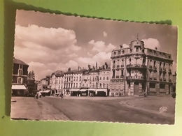 Delcampe - COMMERCY , Meuse , Place De L' Hôtel De Ville,  Hotel De La Cloche D' Or, Années 50 , TB - Commercy