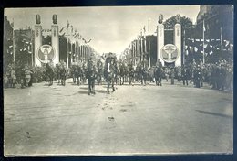 Delcampe - Cpa Carte Photo Du 75 Paris Sur Les Champs Elysées Le 14 Les Maeéchaux Foch Et Joffre   YN56 - Champs-Elysées