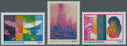 Singapur: 1975, Science And Industry Complete Set Of Three In A Lot With About 500 Sets Mostly In La - Singapour (...-1959)