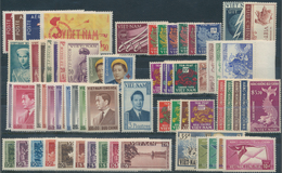 Vietnam-Süd (1951-1975): 1951/1965, U/m Collection On Stockcards, Well Collected Incl. Better Issues - Vietnam