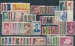 Vietnam-Süd (1951-1975): 1951/1965, U/m Collection On Stockcards, Well Collected Incl. Better Issues - Viêt-Nam