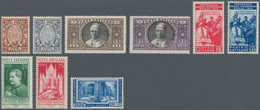 Vatikan: 1919/1978, Mint And Used Collection/accumulation In Two Stockbooks And In A Binder, Compris - Colecciones