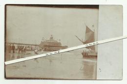 Delcampe - Scheveningen  *  ( Fotokaart 1912 )   Kinderen Aan De Pier - Rotonde Wandelhoofd - Vissersboot - Scheveningen